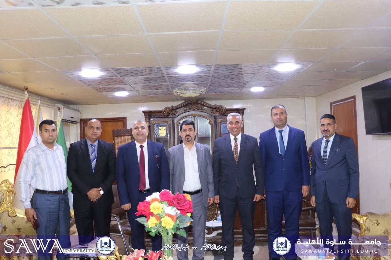 رئيس جامعة ساوة الأهلية يترأس لجنة مناقشة رسالة ماجستير في القانون الخاص